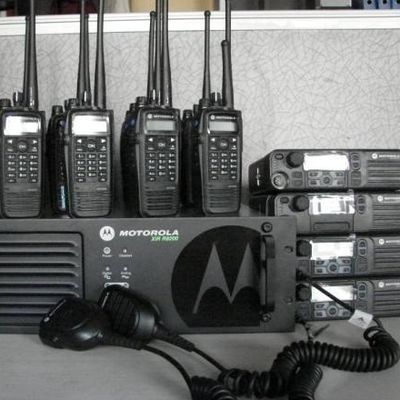 ซื้อ Motorola DR3000 25W DMR Digital Wireless Repeater with IPX6 Water Resistance and 0-50km Range Two Way Radio การผลิตออนไลน์