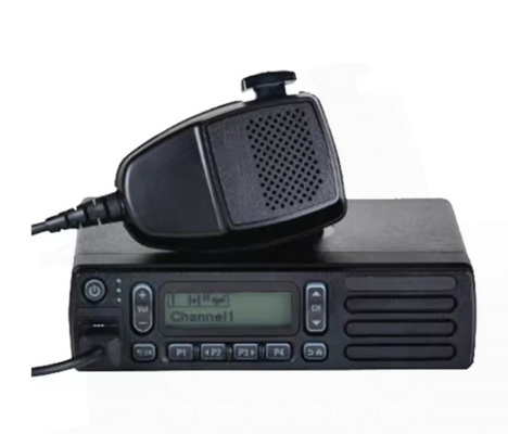 UHF / VHF XiR M3688 เครื่องยนต์ดิจิตอล 2 ทางวิทยุระยะไกลฐานรถ