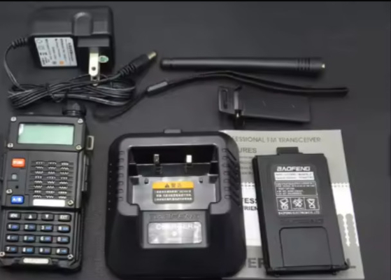 Baofeng VHF UHF ดูอัลแบนด์ วิทยุสองทาง Wireless Communication With Keypad BF F8 ระยะยาว