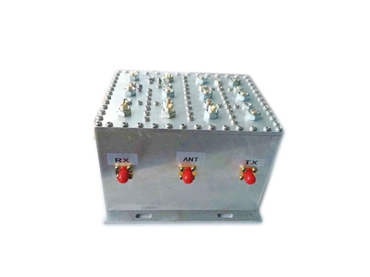 100W Cavity Broadband 400M Duplexer กับการสูญเสียการใส่ 1.5 ความสับสนของ 0.9 และ VSWR ของ 1.25 จากผู้ผลิต